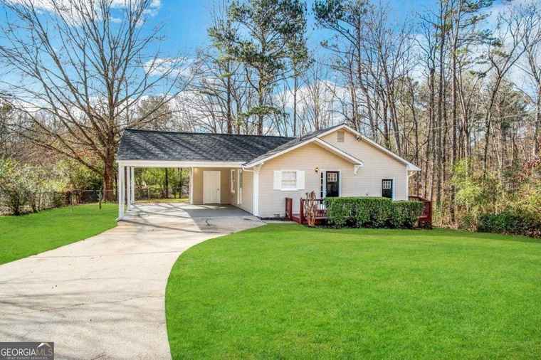 Photo of 220 Mountain View Cir Covington, GA 30016