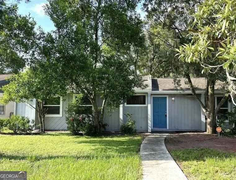 Photo of 5001 E Whiteway Dr Tampa, FL 33617