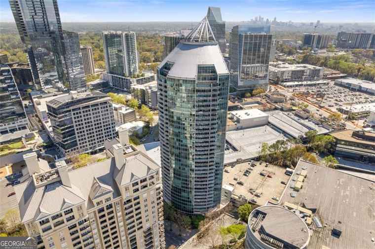 Photo of 3338 Peachtree Rd NE Apt 505 Atlanta, GA 30326