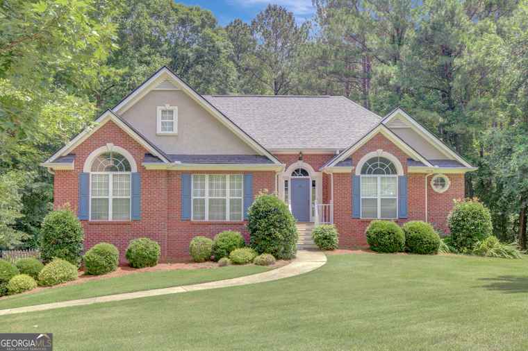 Photo of 140 Rockglen Ct Fayetteville, GA 30215