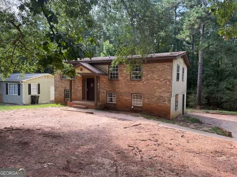 Photo of 6250 Green Acres Dr SW Covington, GA 30014
