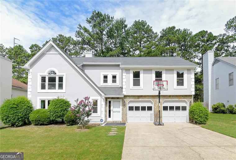 Photo of 4180 Pineset Dr Alpharetta, GA 30022