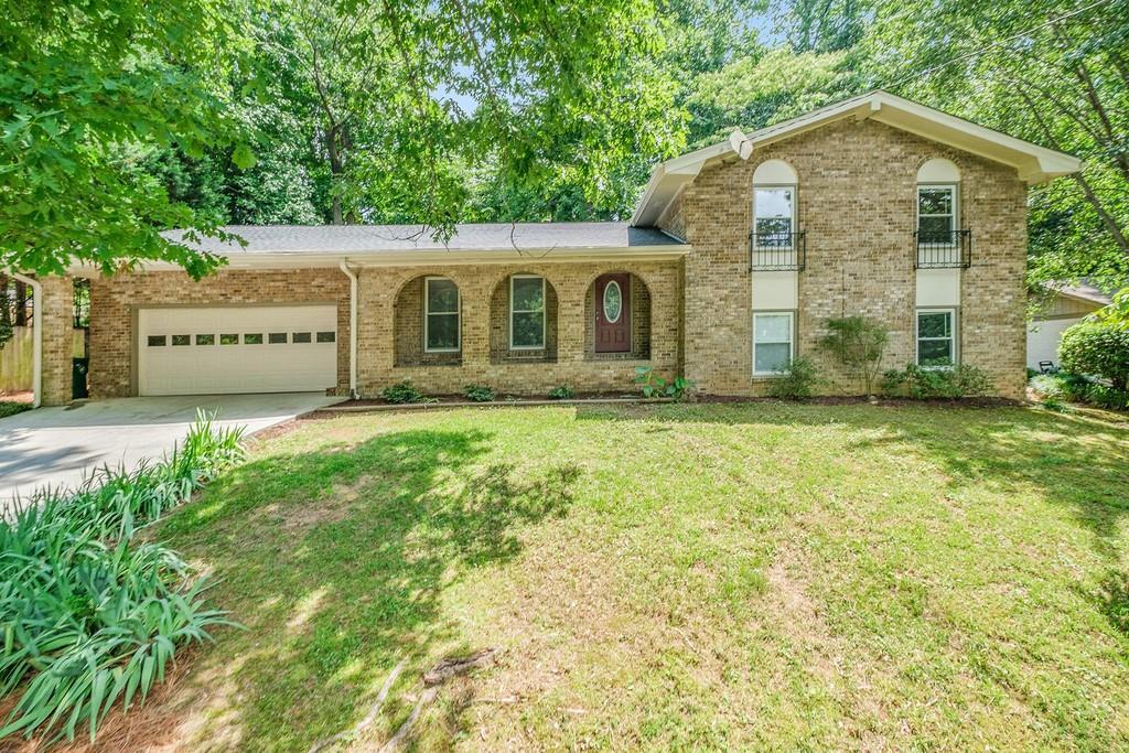 2587 W Fontainebleau Ct, Dunwoody, GA 30360 | MLS# 6898745 | Redfin