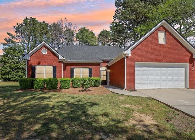 Property at 3100 Plantation Run Dr, Loganville, GA 30052, 3 beds, 2 baths