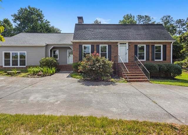 Property at 205 Hart Cir, Dallas, GA 30132, 4 beds, 4 baths