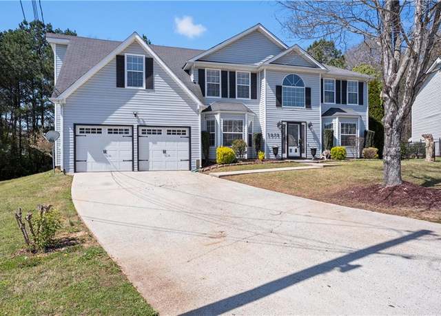 Property at 1979 Resting Creek Dr, Decatur, GA 30035, 5 beds, 3 baths