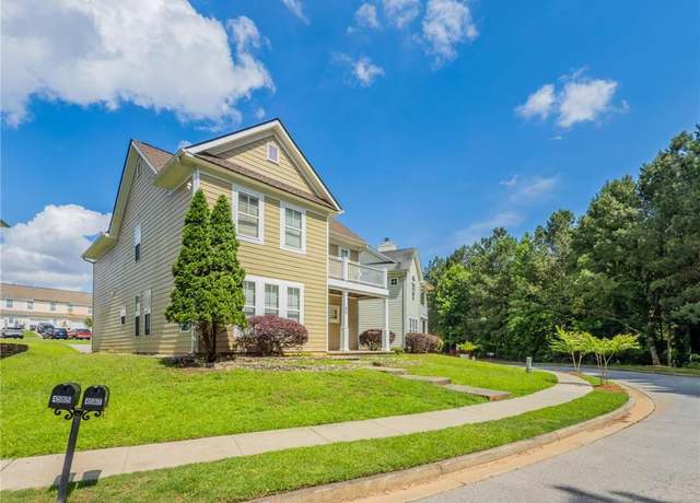 Property at 4567 Parkway Cir, Atlanta, GA 30349, 3 beds, 2 baths