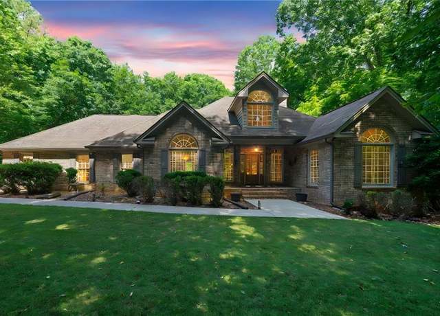 Property at 69 Fawn Ct, Hoschton, GA 30548, 3 beds, 2.5 baths