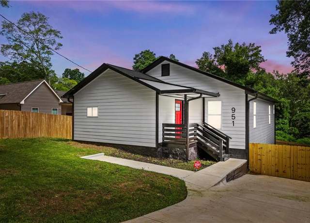 Property at 951 Reed Ave, Atlanta, GA 30344, 3 beds, 2 baths