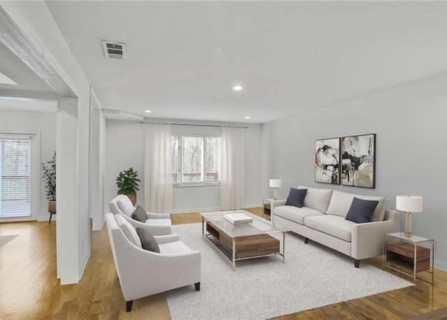 Property at 3036 Vinings Ferry Dr SE, Atlanta, GA 30339, 3 beds, 2.5 baths