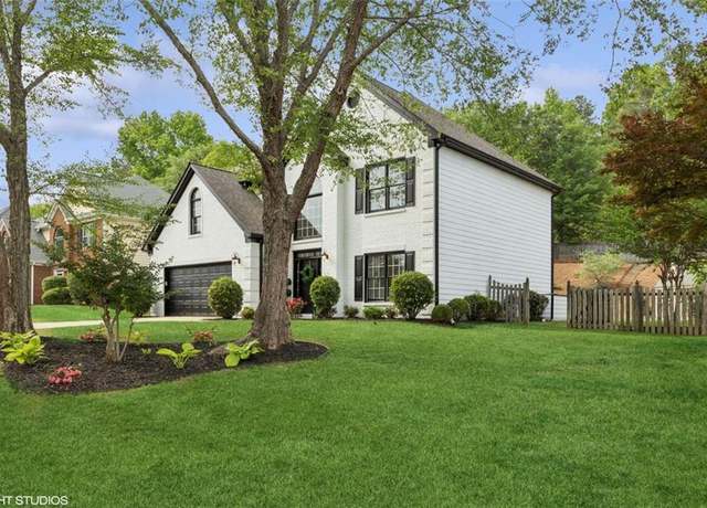 Property at 230 Bluff Oak Dr, Roswell, GA 30076, 4 beds, 2.5 baths