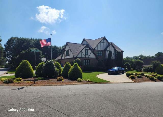Property at 710 Hambrick Dr SW, Lilburn, GA 30047, 5 beds, 5 baths