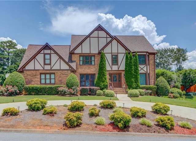Property at 710 Hambrick Dr SW, Lilburn, GA 30047, 5 beds, 5 baths