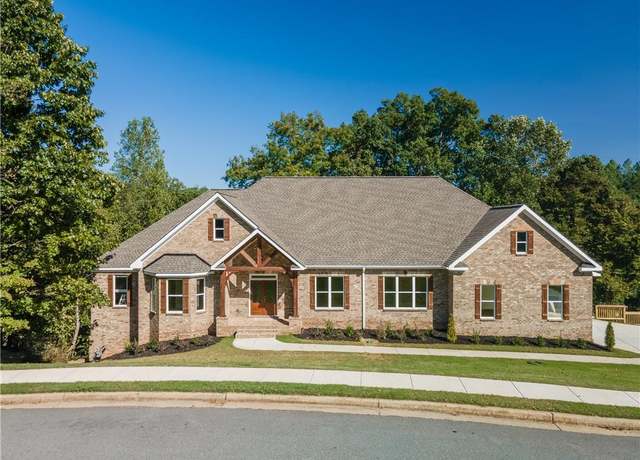 Property at 971 Heathchase Dr, Suwanee, GA 30024, 4 beds, 4.5 baths