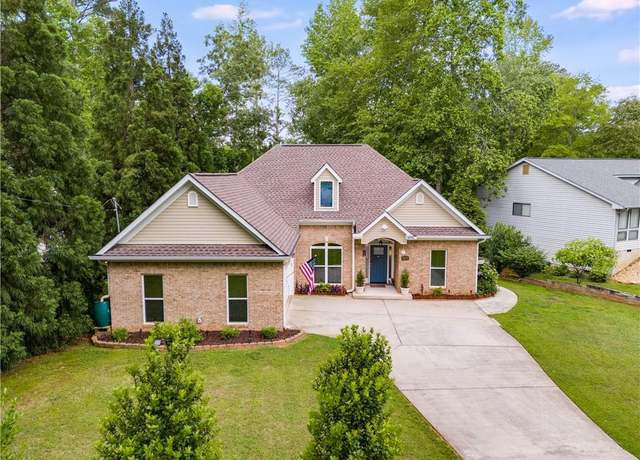 Property at 5200 Woodmont Dr, Villa Rica, GA 30180, 3 beds, 2 baths