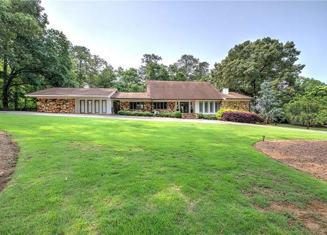 Property at 10 Woodland Dr, Cartersville, GA 30120, 4 beds, 6 baths