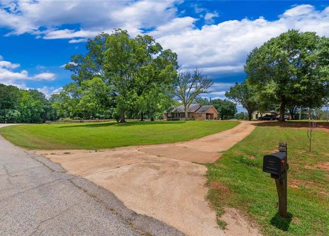 Property at 1013 Amber Stapp Studdard Rd, Social Circle, GA 30025, 3 beds, 2 baths