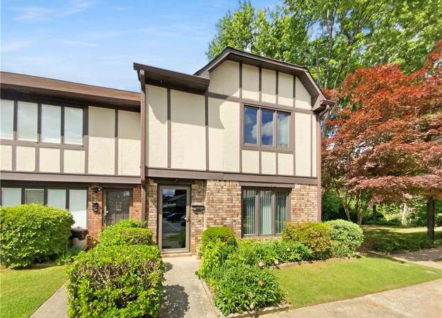 Property at 1805 Ashborough Cir SE Unit H, Marietta, GA 30067, 2 beds, 1.5 baths
