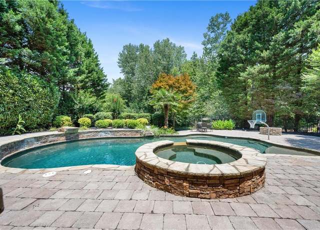 Property at 307 Heritage Overlook, Woodstock, GA 30188, 4 beds, 4.5 baths