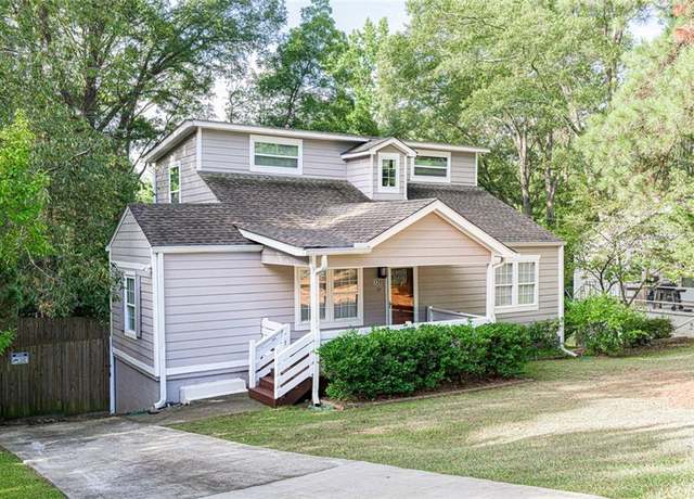 Property at 1390 Almont Dr SW, Atlanta, GA 30310, 3 beds, 2.5 baths