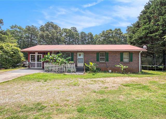 Property at 564 Peters St, Statham, GA 30666, 4 beds, 1 bath