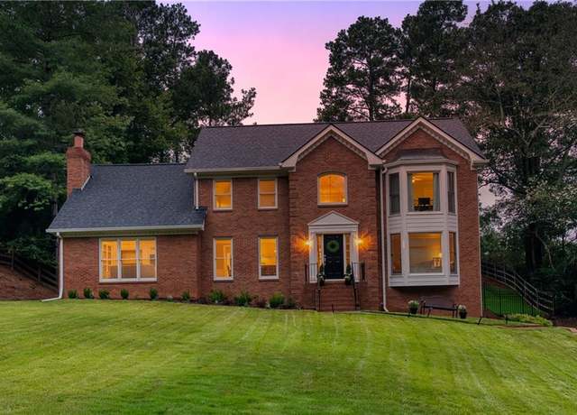 Property at 10310 Amberside Ct, Roswell, GA 30076, 4 beds, 3.5 baths