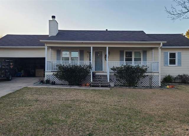 Property at 3129 Rock Pine Way, Snellville, GA 30078, 3 beds, 2 baths