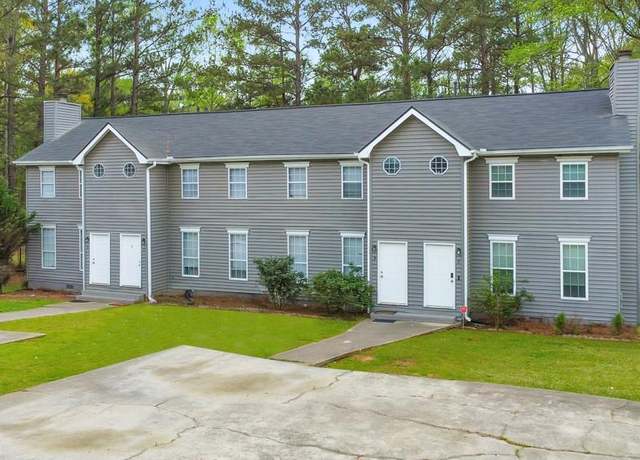 Property at 8537 Pineland Dr, Jonesboro, GA 30238, 8 beds, 4 baths