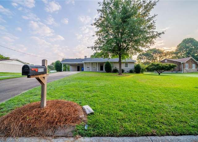 Property at 2091 Moon Dr SW, Conyers, GA 30094, 3 beds, 2 baths