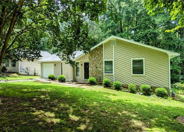 Property at 3900 Ferncliff Rd, Snellville, GA 30039, 3 beds, 2 baths