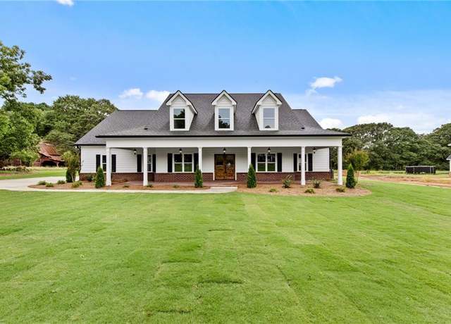 Property at 1781 Old Monroe Madison Hwy, Monroe, GA 30655, 4 beds, 3.5 baths