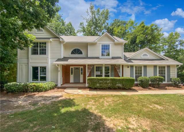 Property at 9997 Point View Dr, Jonesboro, GA 30238, 3 beds, 2.5 baths