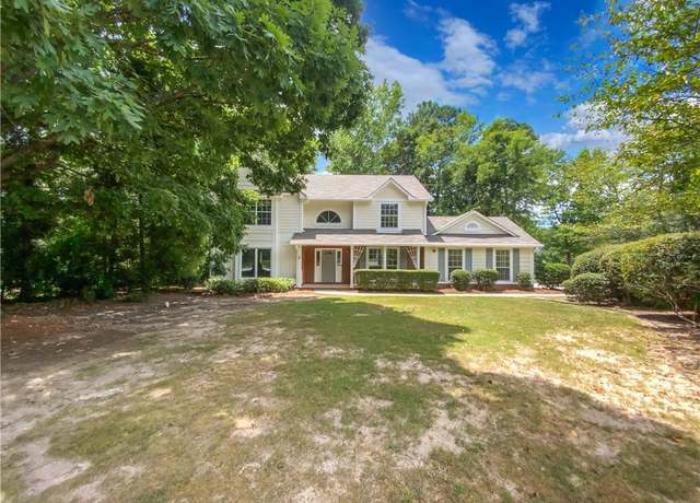 Property at 9997 Point View Dr, Jonesboro, GA 30238, 3 beds, 2.5 baths