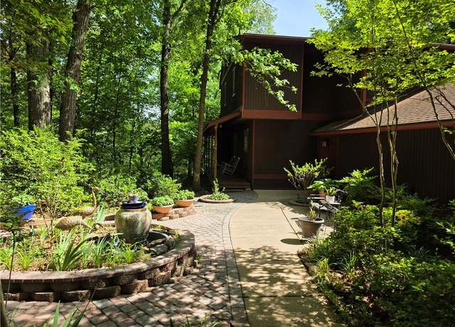 Property at 406 Vivian Way, Woodstock, GA 30188, 3 beds, 2.5 baths