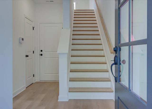 Property at 1915 Deco Dr, Kennesaw, GA 30144, 3 beds, 3.5 baths