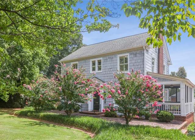 Property at 452 Cherokee St NE, Marietta, GA 30060, 3 beds, 2.5 baths