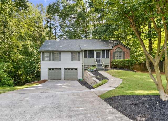 Property at 3902 Robin Court Ct, Acworth, GA 30101, 4 beds, 2 baths