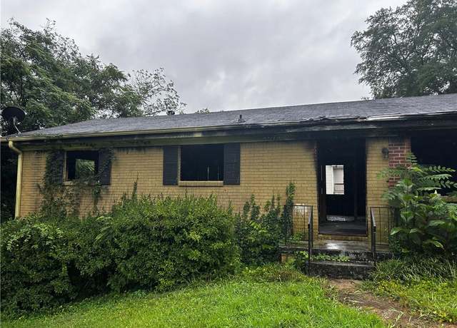 Property at 2847 Mitchell Pl, Decatur, GA 30032, 5 beds, 0.5 baths