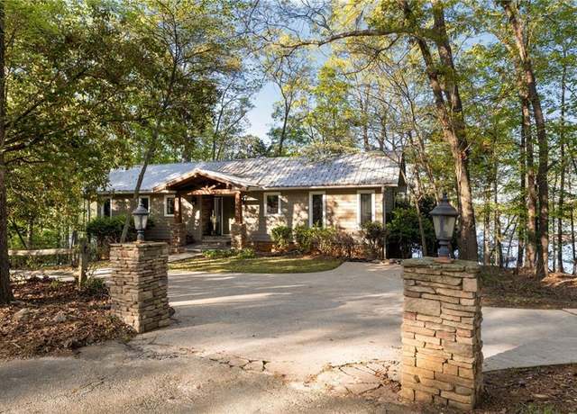 Property at 736 Cedar Ridge Rd, Hartwell, GA 30643, 3 beds, 3 baths
