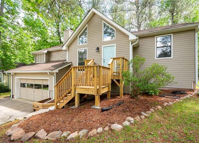 Property at 2445 Deerfield Dr NW, Kennesaw, GA 30144, 3 beds, 2 baths