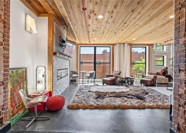 Property at 87 Peachtree St SW #209, Atlanta, GA 30303, 2 beds, 1 bath