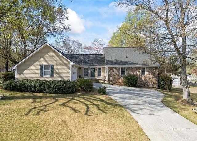 Property at 2019 Wiltshire Pl, Snellville, GA 30078, 4 beds, 2 baths
