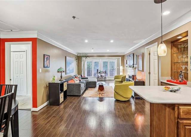 Property at 3201 Lenox Rd NE #22, Atlanta, GA 30324, 2 beds, 2 baths