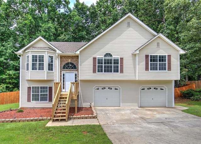Property at 121 Paradise Cir, Douglasville, GA 30134, 3 beds, 3 baths
