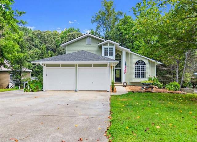 Property at 272 Indian Cove Dr, Dawsonville, GA 30534, 5 beds, 3.5 baths