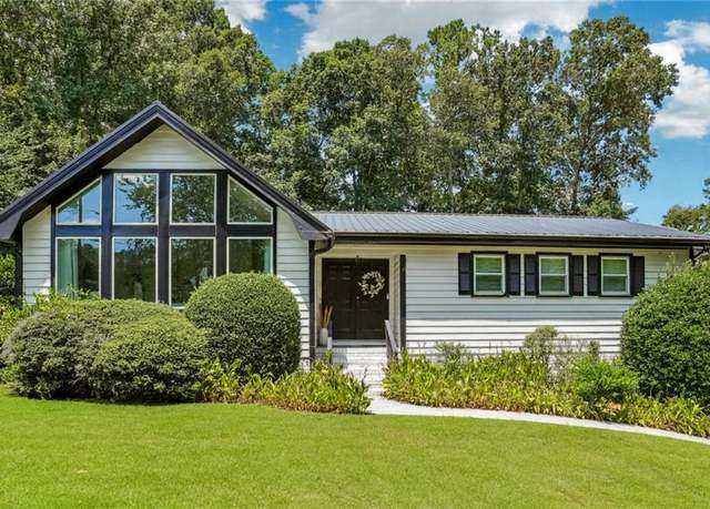 Property at 2720 Creekview Pt NW, Marietta, GA 30064, 3 beds, 2 baths