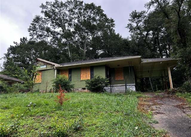 Property at 2332 Pinewood Dr, Decatur, GA 30032, 4 beds, 1 bath