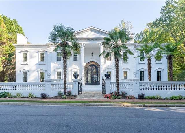 Property at 3915 Muirfield Sq, Duluth, GA 30096, 6 beds, 6.5 baths
