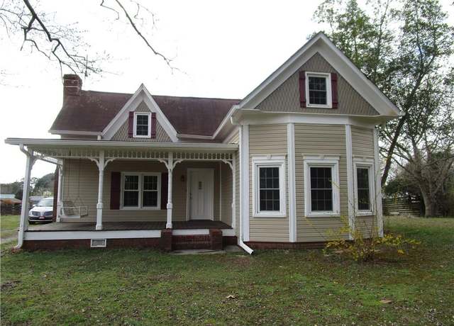 Property at 5367 Clarks Bridge Rd, Gainesville, GA 30506, 4 beds, 2 baths