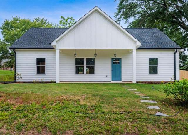 Property at 12 New St, Newnan, GA 30263, 3 beds, 2 baths